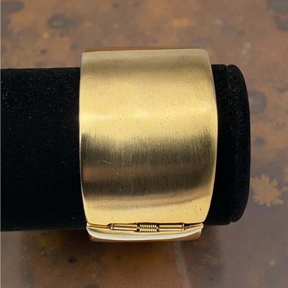 Vintage Signed Kenneth Lane Matte Gold Wide Hinged Cuff Bracelet KJL 1.5”x 6.5” - Picture 9 of 16